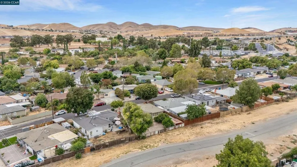 8 Water St Bay Point, CA 94565