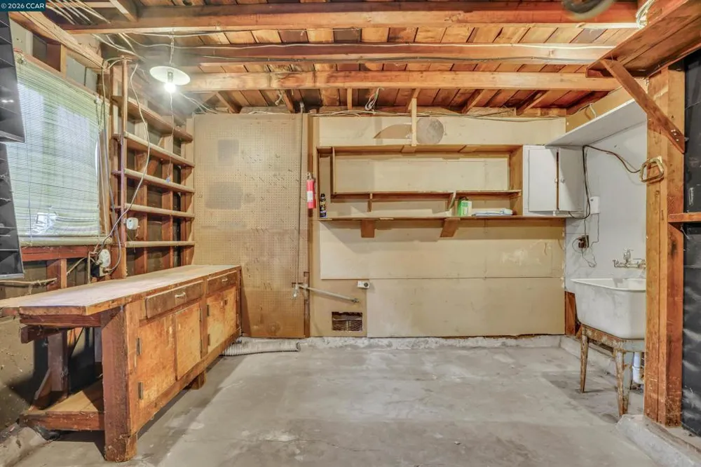 8 Water St Bay Point, CA 94565