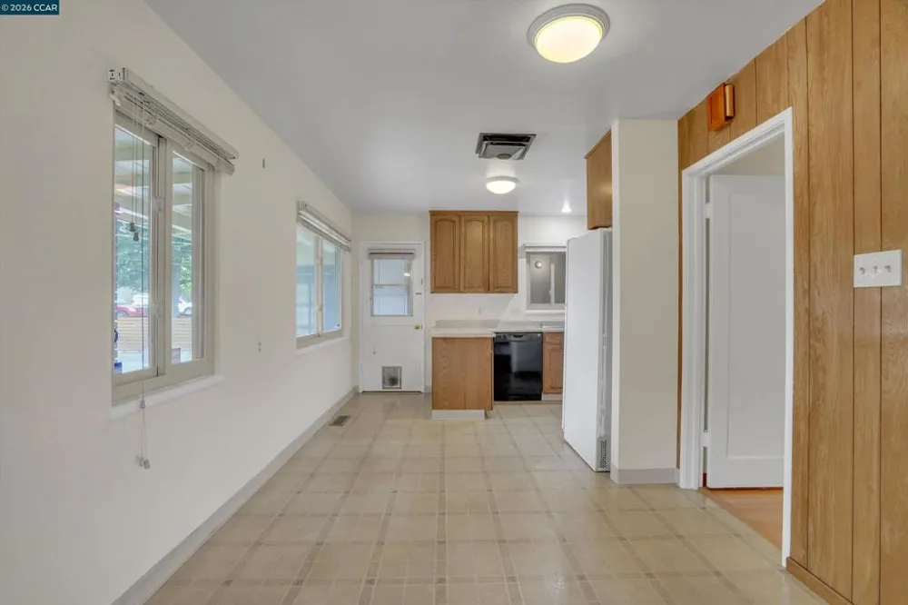 8 Water St Bay Point, CA 94565