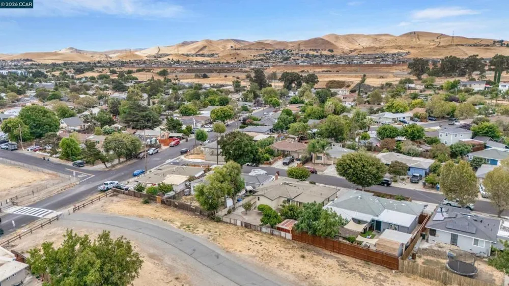 8 Water St Bay Point, CA 94565