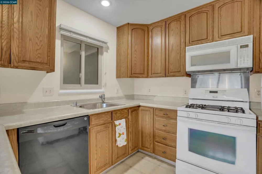 8 Water St Bay Point, CA 94565