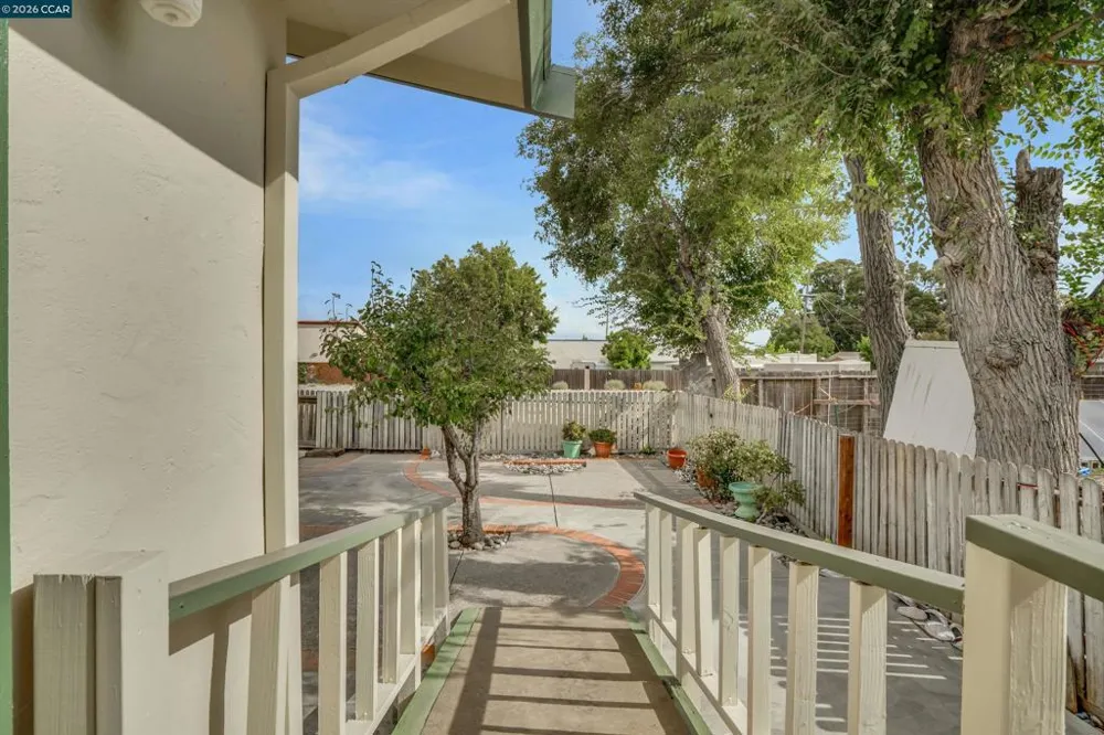 8 Water St Bay Point, CA 94565