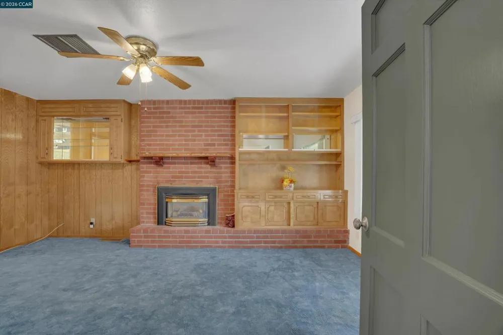 8 Water St Bay Point, CA 94565