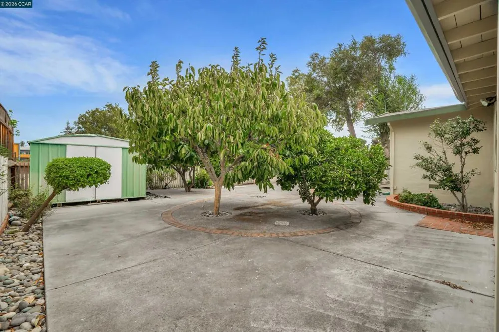 8 Water St Bay Point, CA 94565