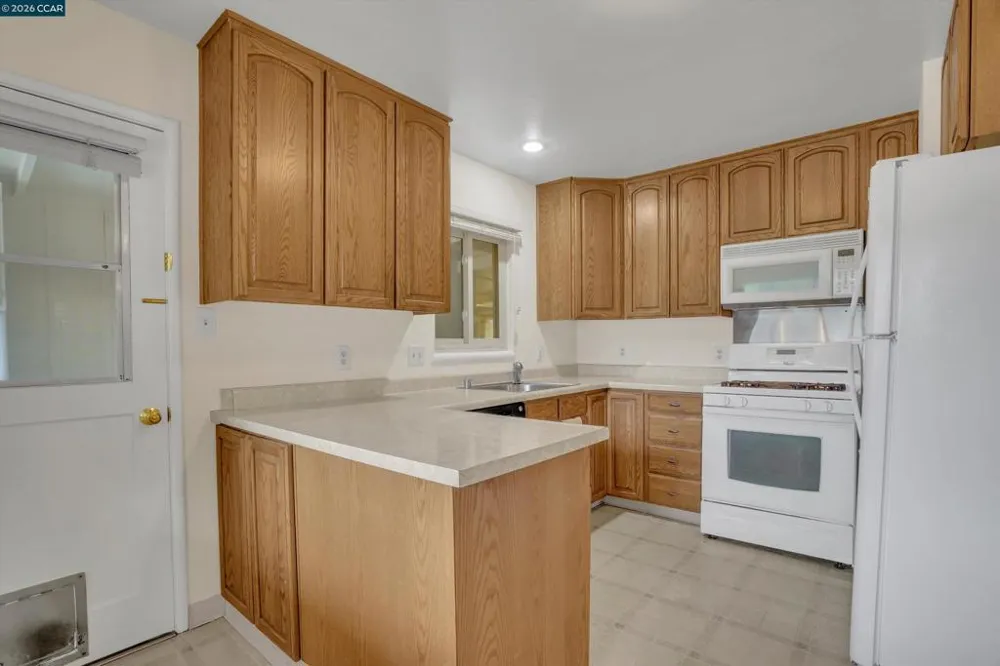 8 Water St Bay Point, CA 94565