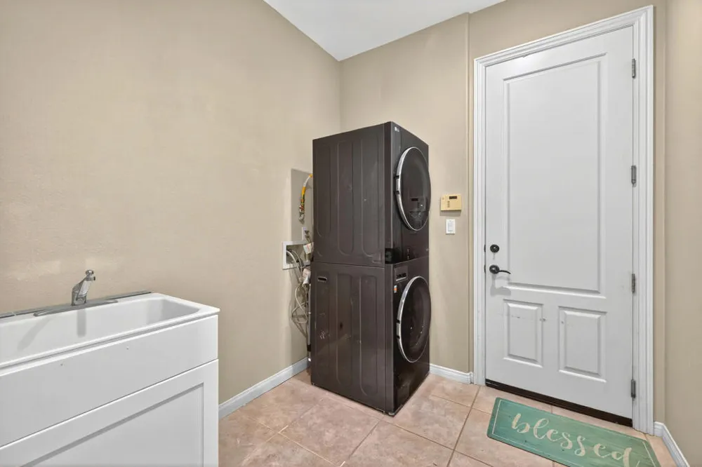 120 Tesori Drive Palm Desert, CA 92211