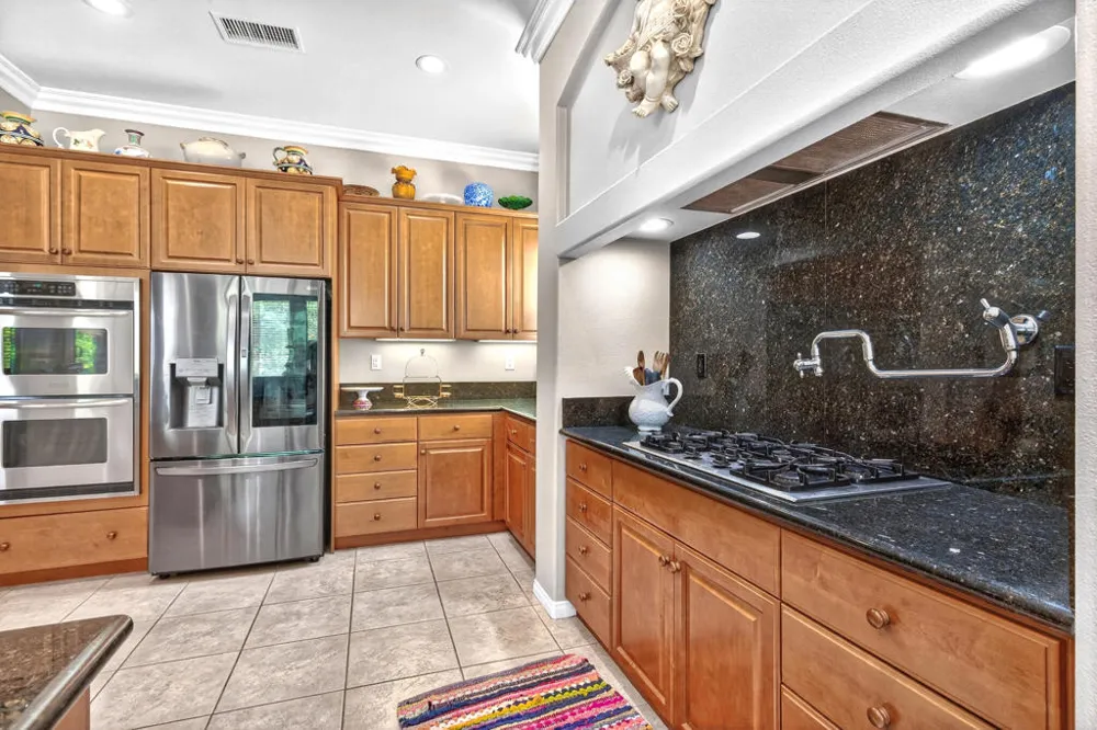 120 Tesori Drive Palm Desert, CA 92211