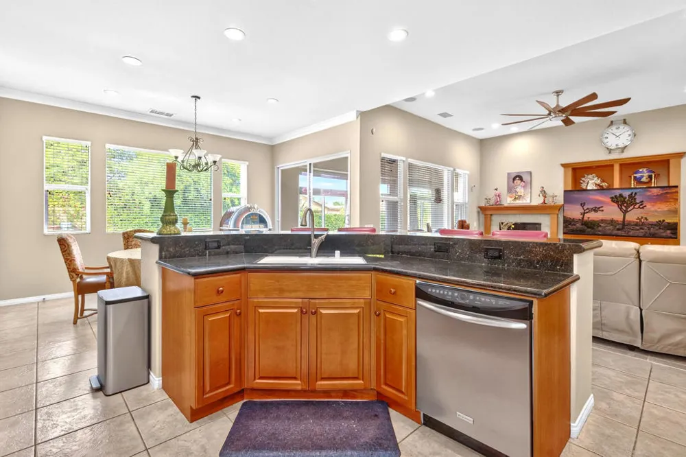 120 Tesori Drive Palm Desert, CA 92211