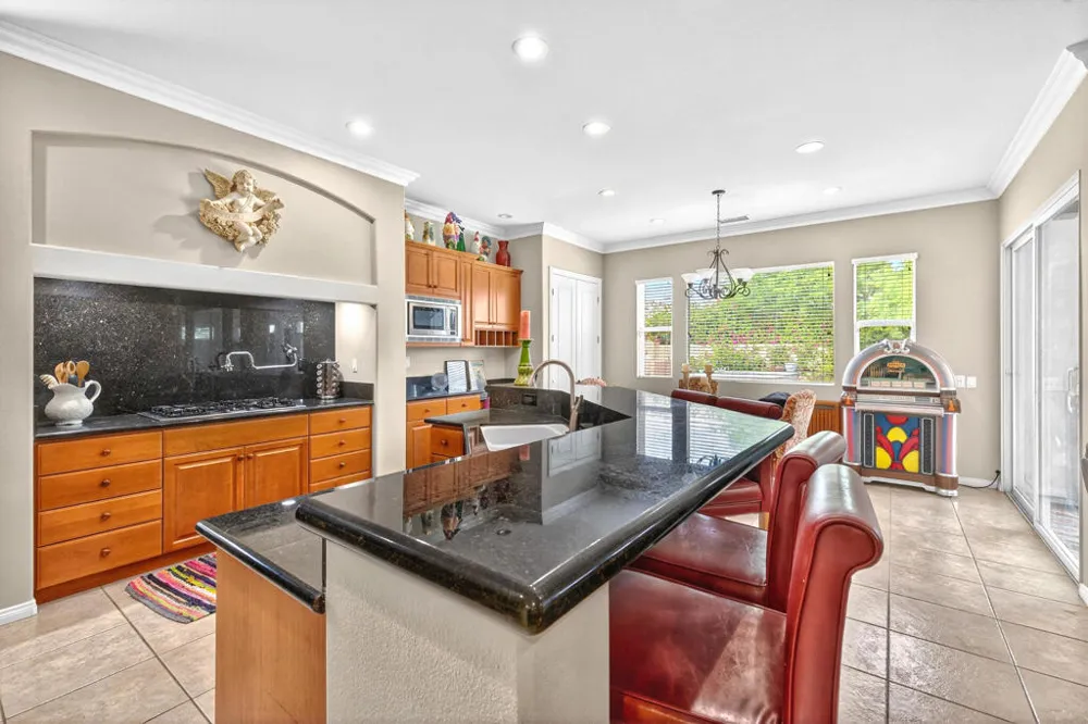 120 Tesori Drive Palm Desert, CA 92211