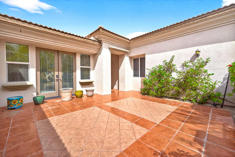 120 Tesori Drive Palm Desert, CA 92211
