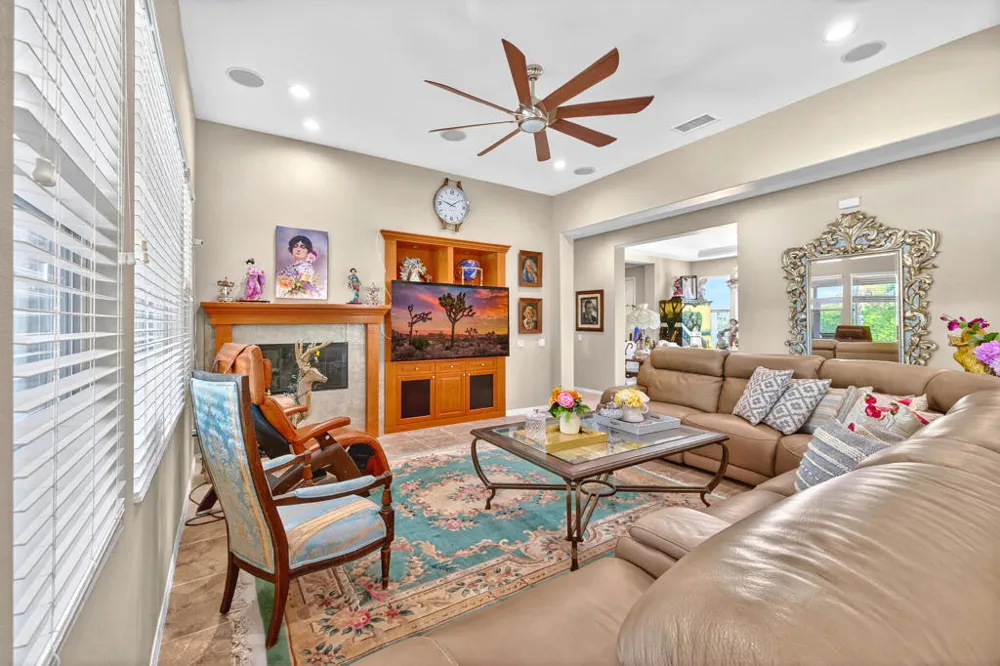 120 Tesori Drive Palm Desert, CA 92211