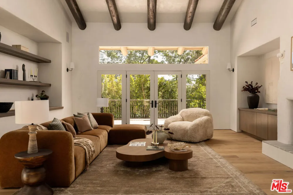 17647 Belinda Street Encino, CA 91316
