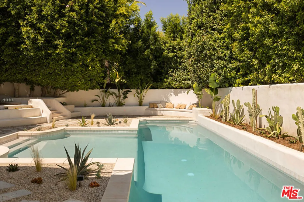 17647 Belinda Street Encino, CA 91316