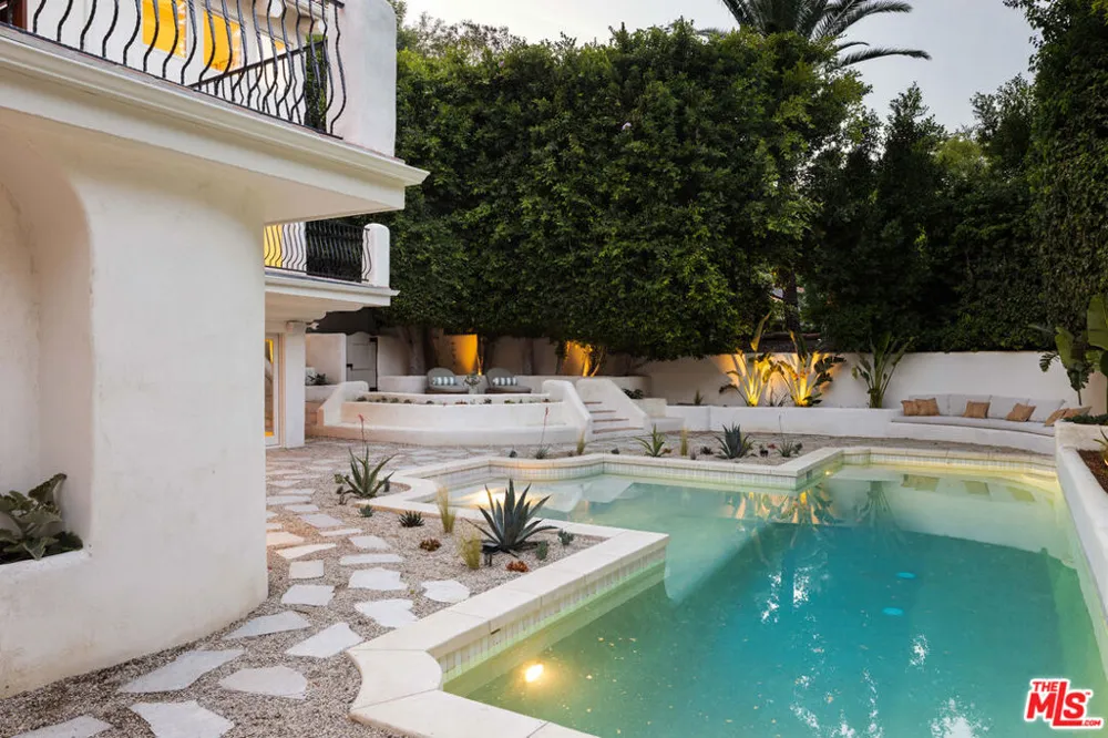 17647 Belinda Street Encino, CA 91316