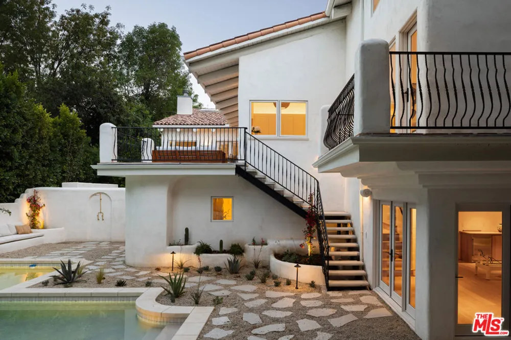 17647 Belinda Street Encino, CA 91316
