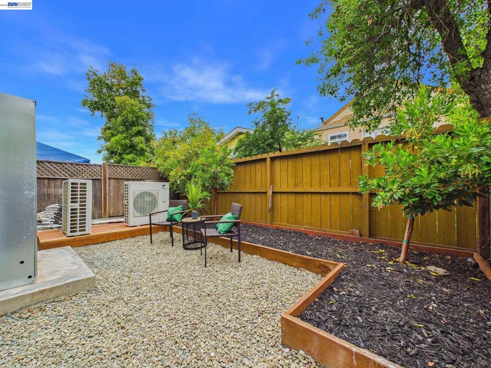718 26th Oakland, CA 94612