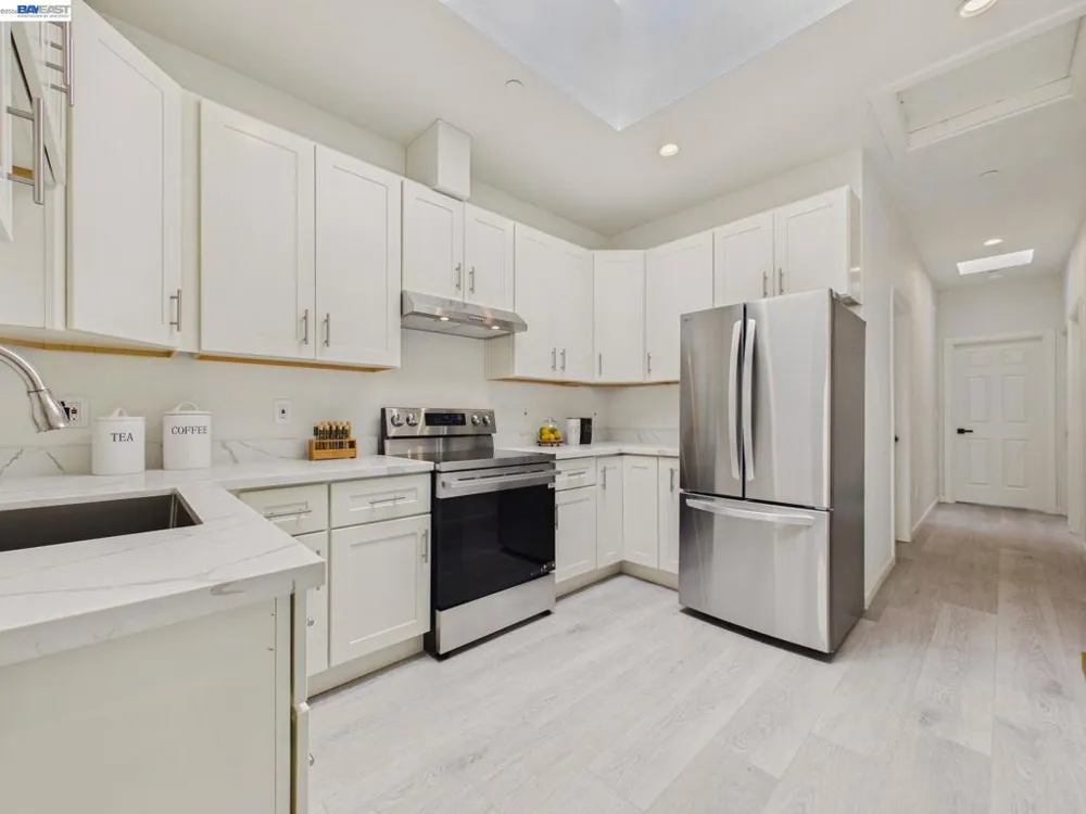718 26th Oakland, CA 94612