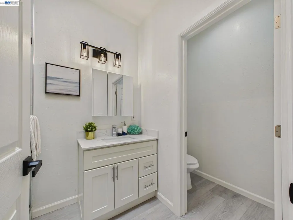 718 26th Oakland, CA 94612