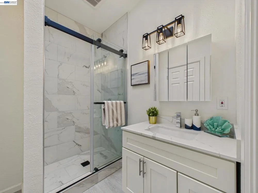 718 26th Oakland, CA 94612