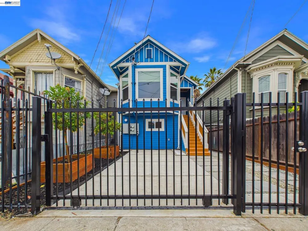 718 26th Oakland, CA 94612