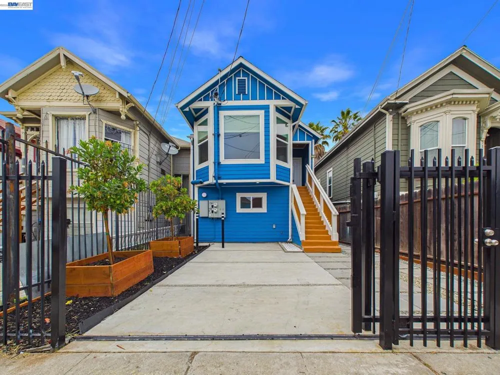 718 26th Oakland, CA 94612