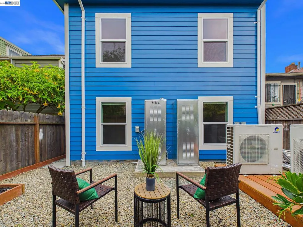 718 26th Oakland, CA 94612