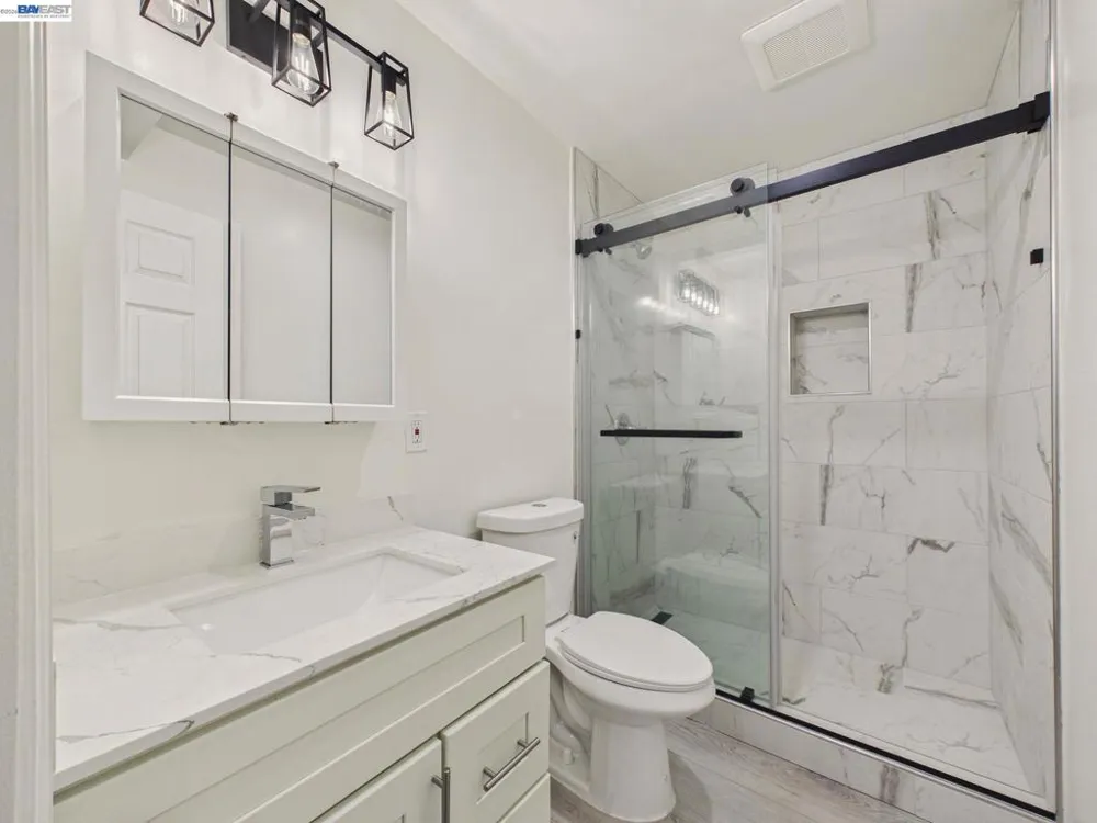 718 26th Oakland, CA 94612