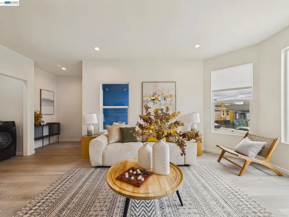718 26th Oakland, CA 94612