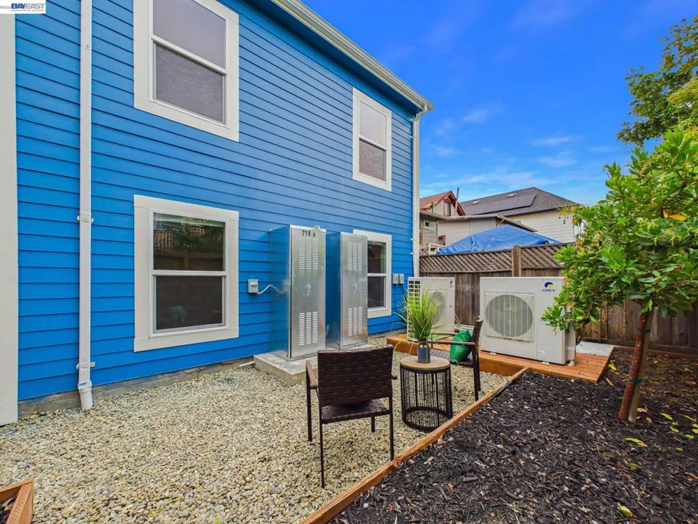 718 26th Oakland, CA 94612