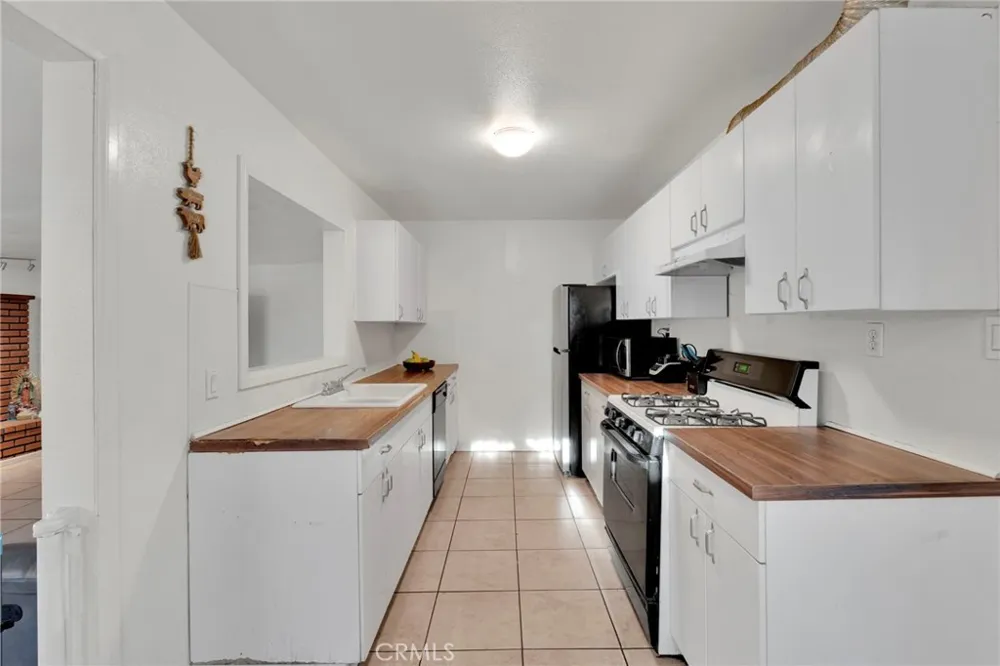 1101 E Virginia Way Barstow, CA 92311