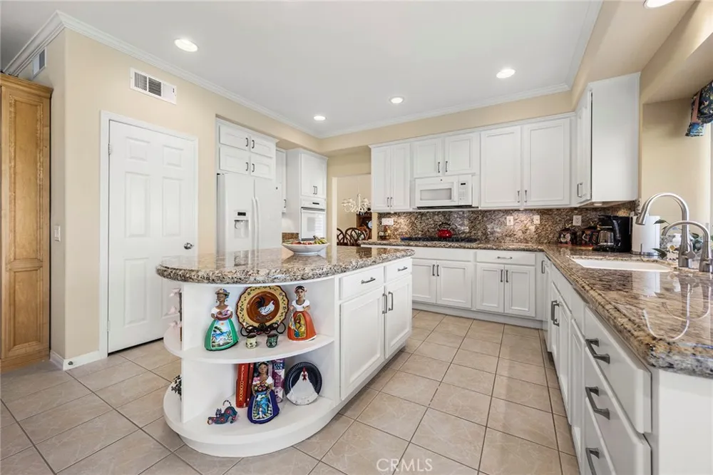 1900 S Spyglass Hill Court La Habra, CA 90631