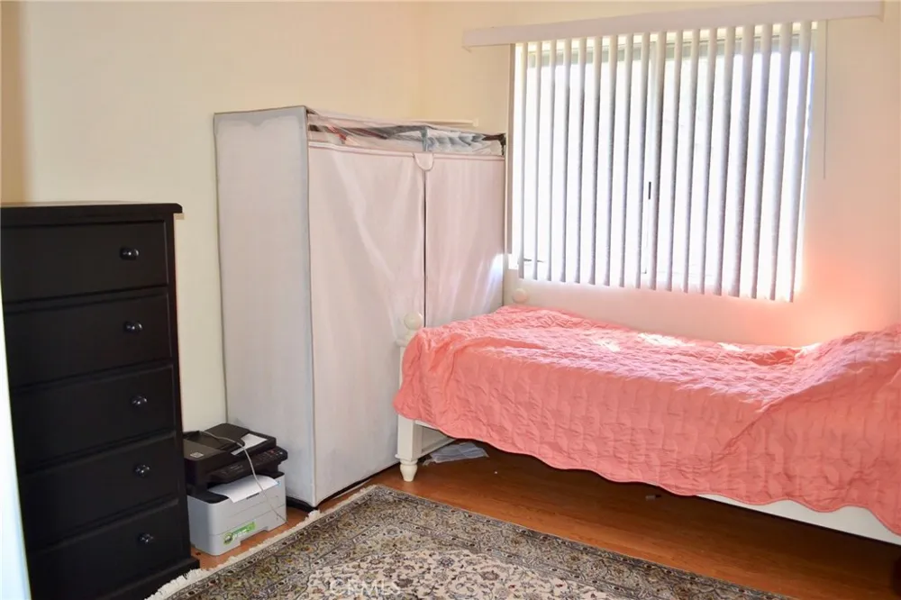 18911 KITTRIDGE #60 Reseda, CA 91335