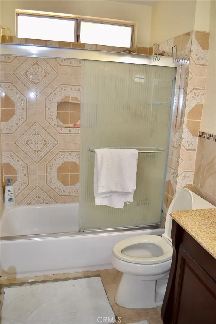 18911 KITTRIDGE #60 Reseda, CA 91335