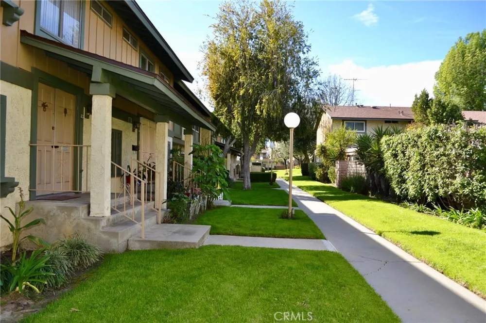 18911 KITTRIDGE #60 Reseda, CA 91335