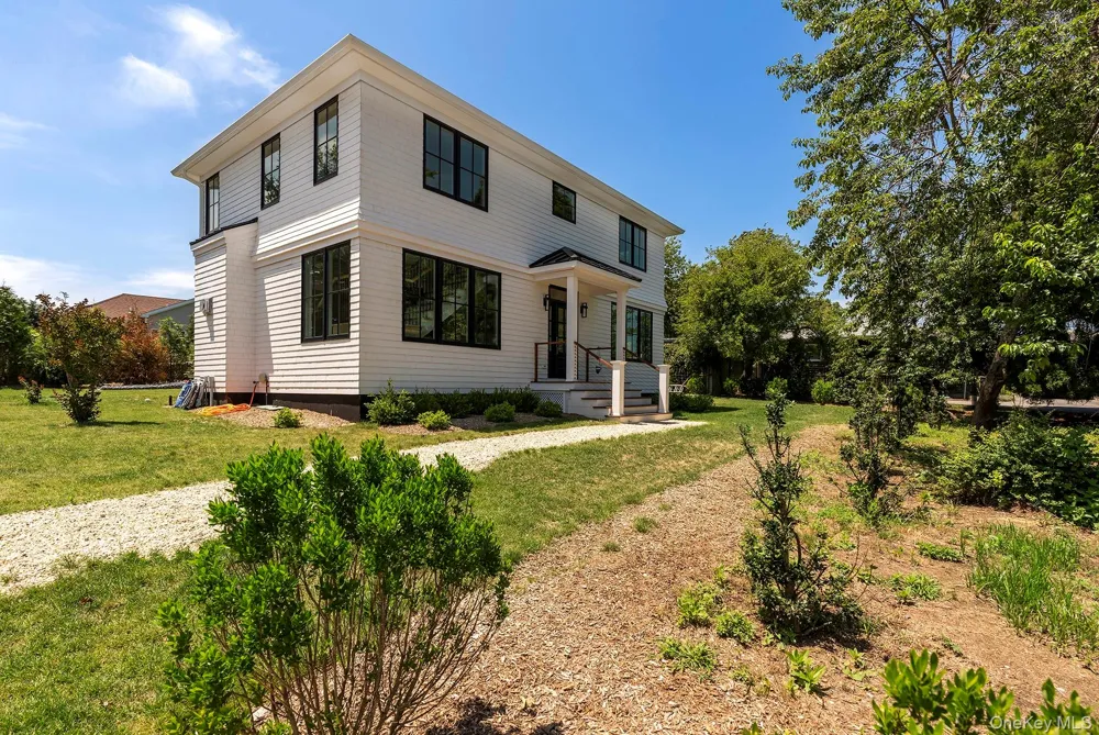 166 Greenwich Street Montauk, NY 11954