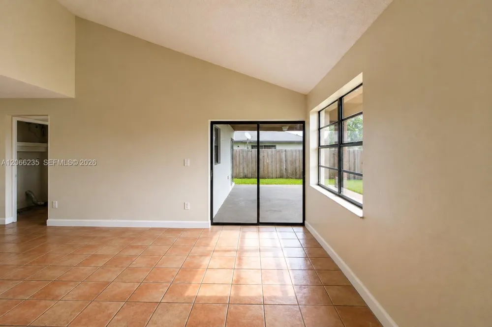 764 SW 99th Ct Cir Miami, FL 33174