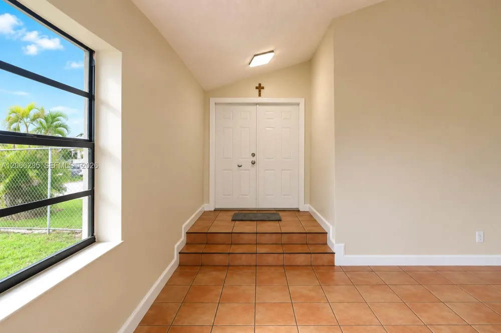 764 SW 99th Ct Cir Miami, FL 33174