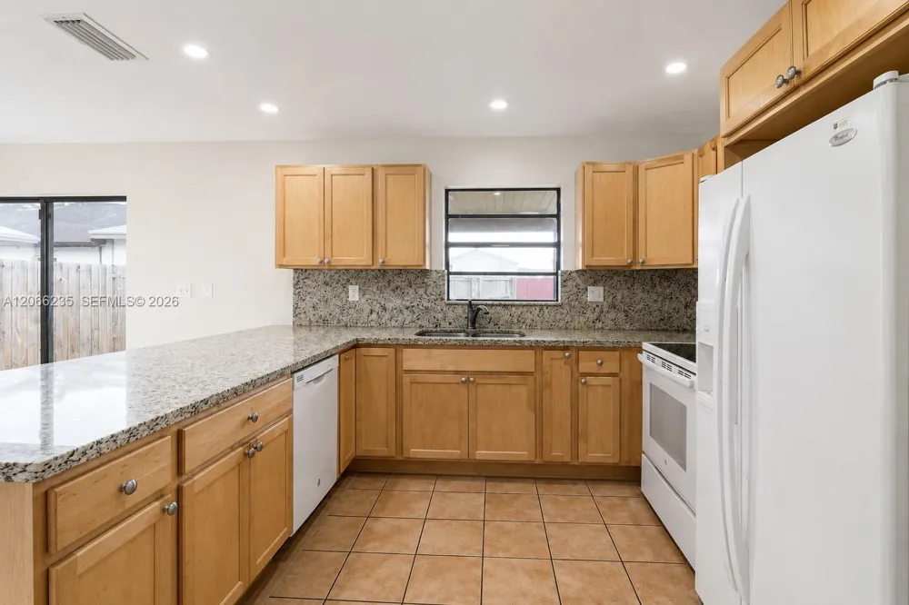 764 SW 99th Ct Cir Miami, FL 33174
