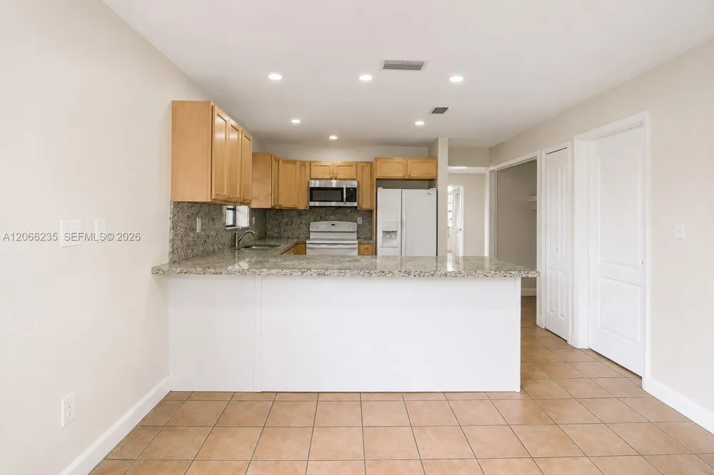 764 SW 99th Ct Cir Miami, FL 33174
