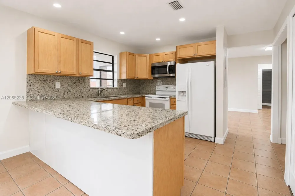 764 SW 99th Ct Cir Miami, FL 33174