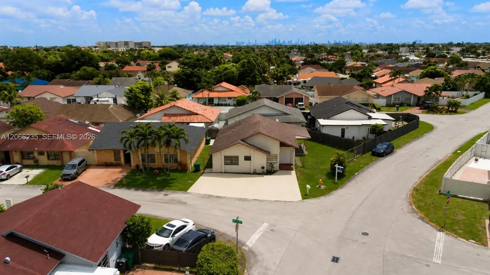 764 SW 99th Ct Cir Miami, FL 33174