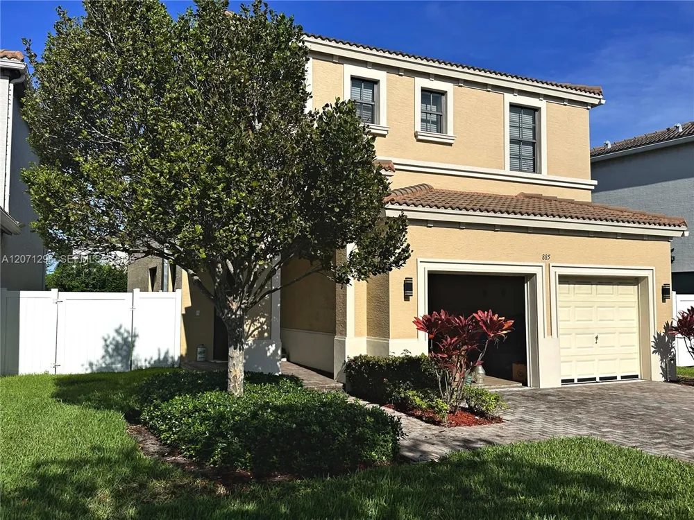 885 NE 191st St Miami, FL 33179