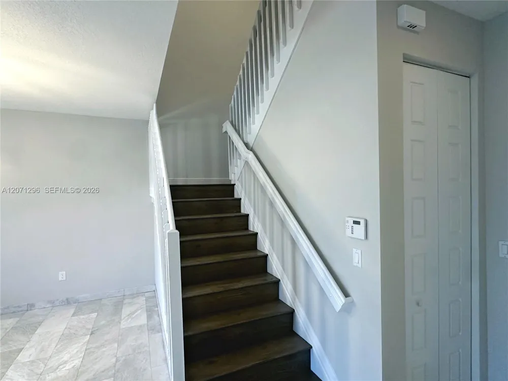 885 NE 191st St Miami, FL 33179
