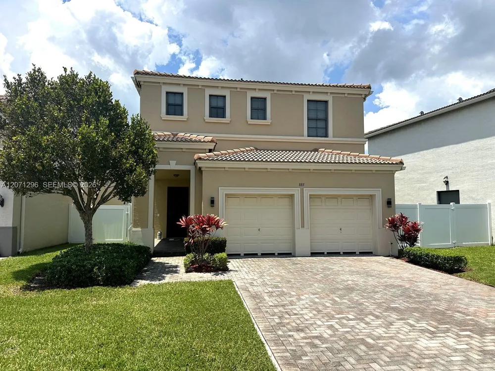 885 NE 191st St Miami, FL 33179