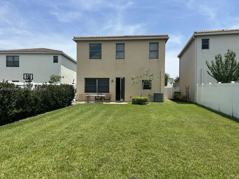 885 NE 191st St Miami, FL 33179