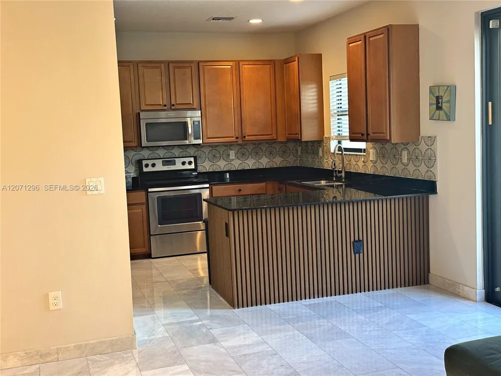 885 NE 191st St Miami, FL 33179