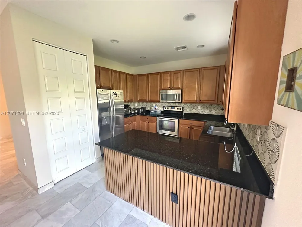 885 NE 191st St Miami, FL 33179