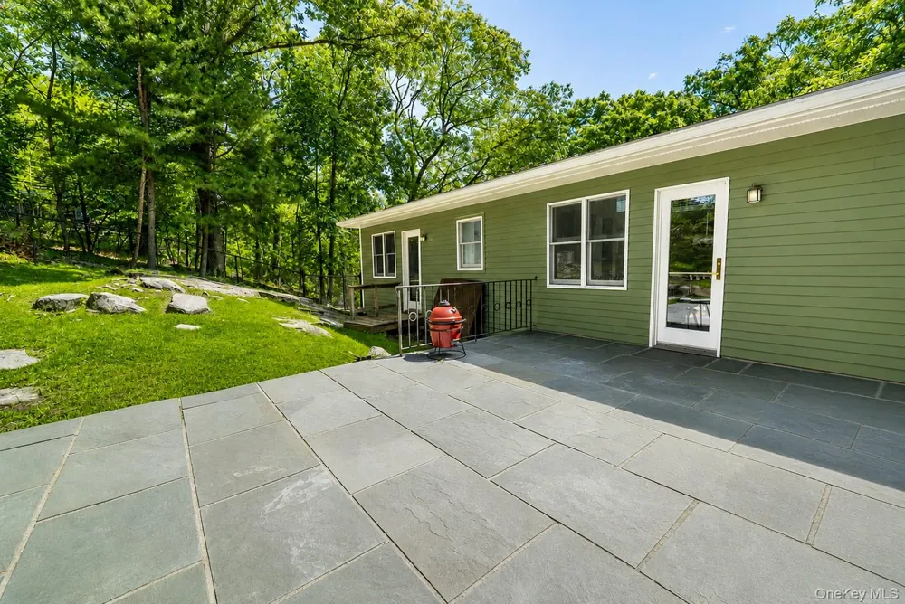31 Pleasant Road Lake Peekskill, NY 10537
