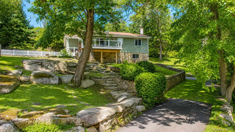 31 Pleasant Road Lake Peekskill, NY 10537