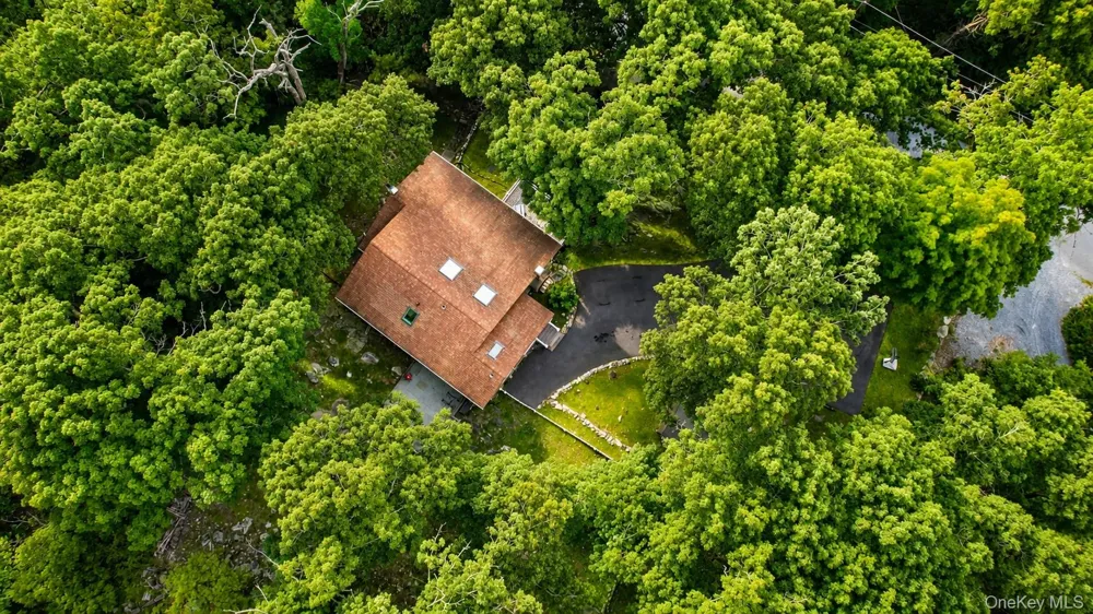 31 Pleasant Road Lake Peekskill, NY 10537
